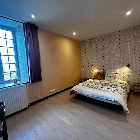 Maison Confortable A Saint-pierre-du-mont Avec Jardin *