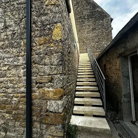 Maison Confortable A Saint-pierre-du-mont Avec Jardin
