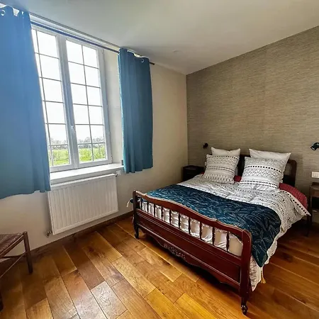 Maison Confortable à Saint-pierre-du-mont Avec Jardin Casa de Férias *