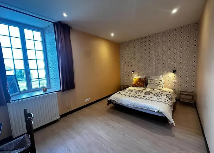 Maison Confortable A Saint-pierre-du-mont Avec Jardin *